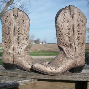 *~Super Cute Cowgirl Boots~*